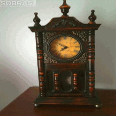Relgio de mesa antigo