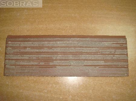 Tijoleira alheta vermelha